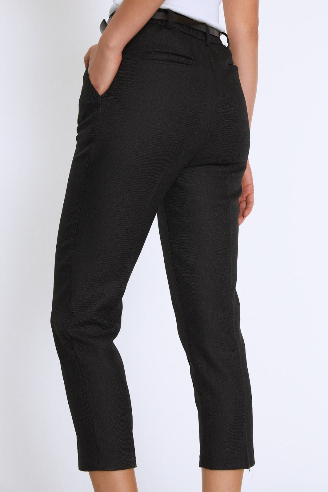 Kadın Kemerli Havuç Paça Pantolon