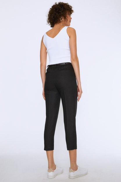 Kadın Kemerli Havuç Paça Pantolon