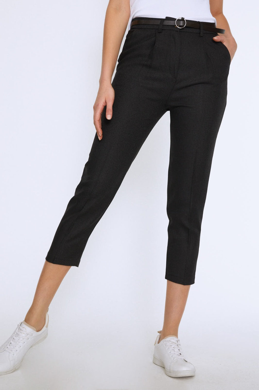 Kadın Kemerli Havuç Paça Pantolon