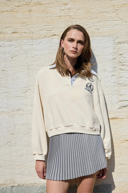 Çizgili Gömlek Yaka Detaylı Arma Nakışlı Oversize Sweatshirt Bej