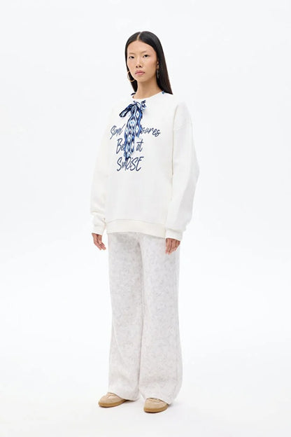 Fularlı Yazı Nakışlı Oversize Sweatshirt Ekru